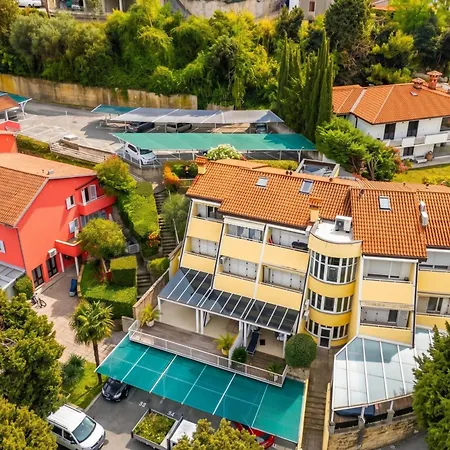 Sunset Gold Free Parking - Happy Portorož